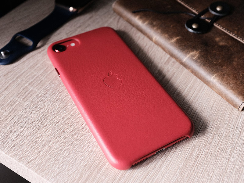 純正の安心感、iPhone SEレザーケース - (PRODUCT)REDを購入！