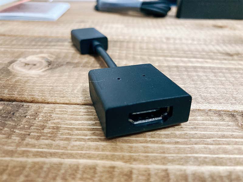 HDMIの延長ケーブルの写真