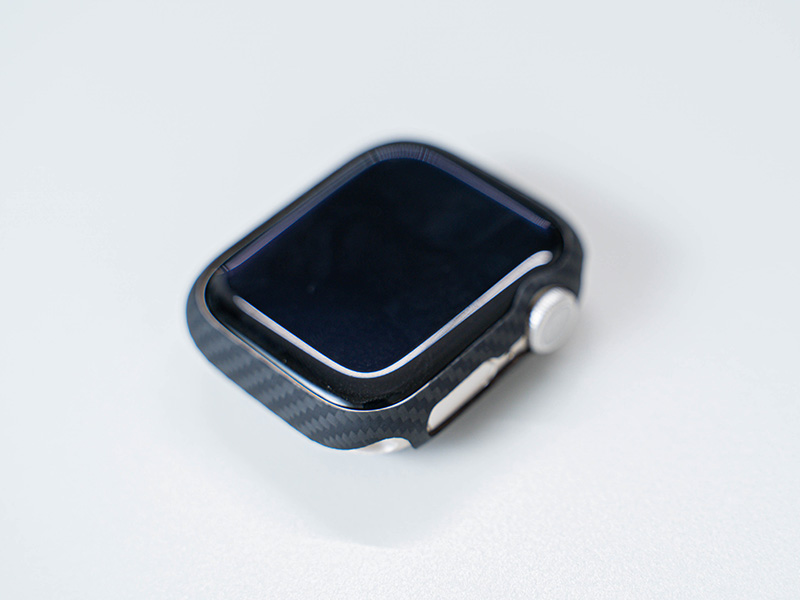 Apple WatchにPITAKA製のケースを装着した画像