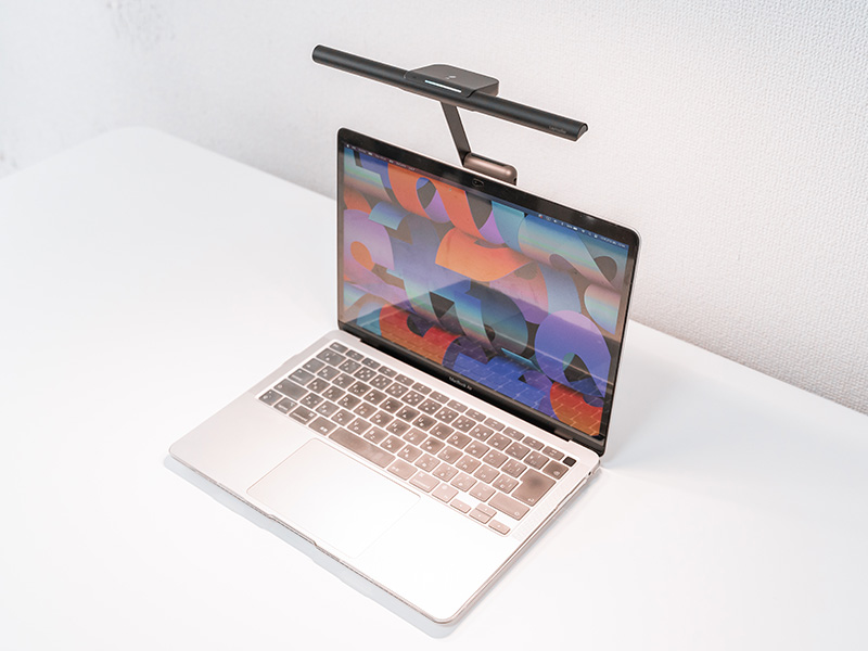 BenQのノートパソコン専用ライト「LaptopBar」