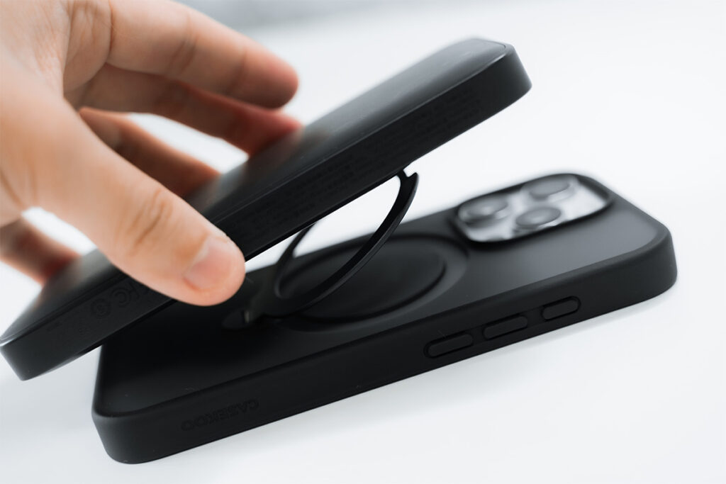 CASEKOO MagicStand Pro レビュー