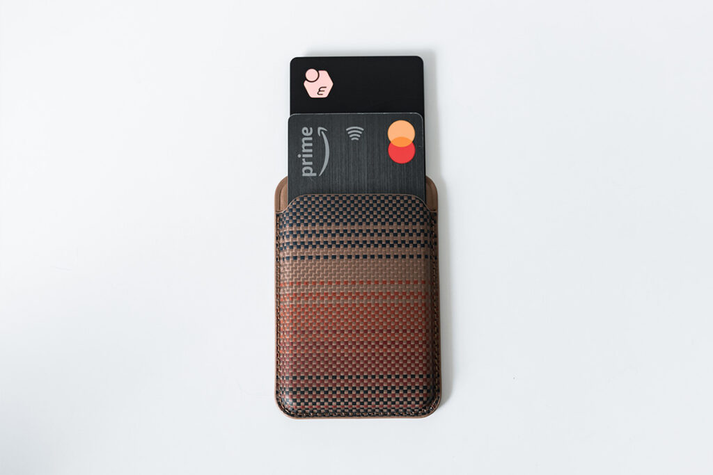 Pitaka Magnetic Woven Wallet AirPods Proケース レビュー