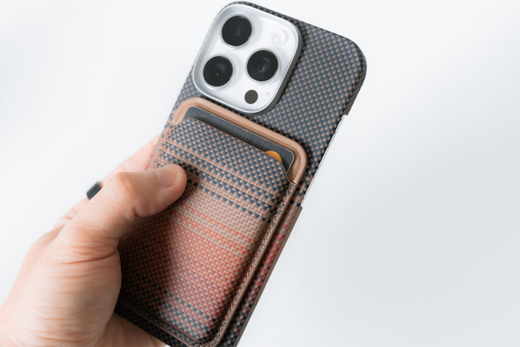 Pitaka Magnetic Woven Wallet AirPods Proケース レビュー