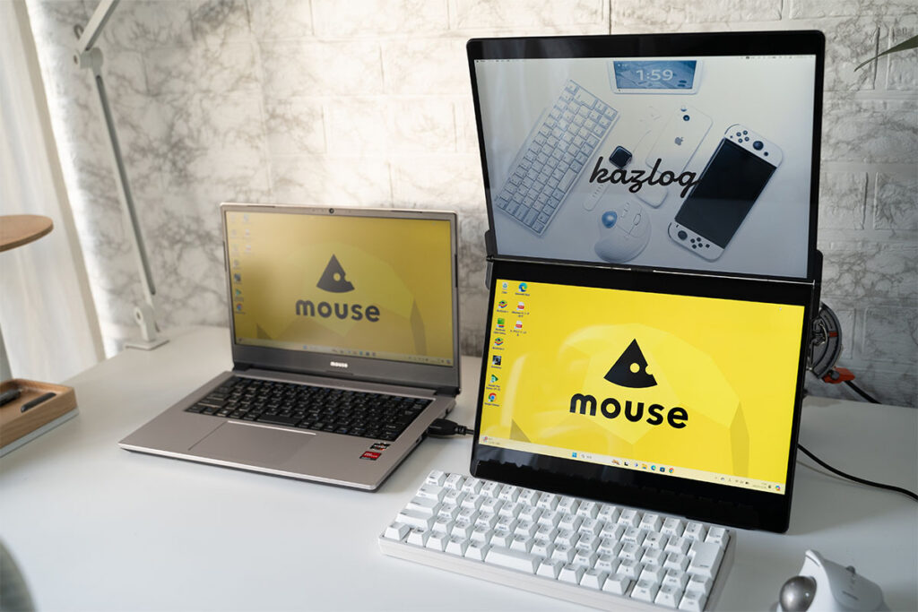 本製品は縦置きでの利用にも対応しているので、