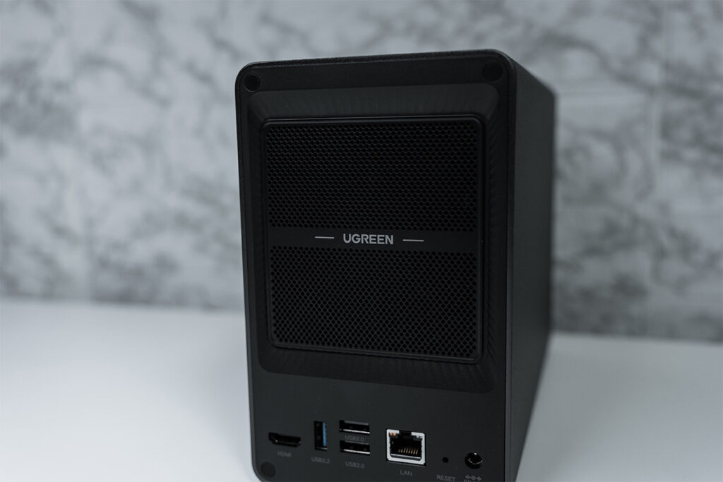 UGREEN NASync DXP2800 レビュー