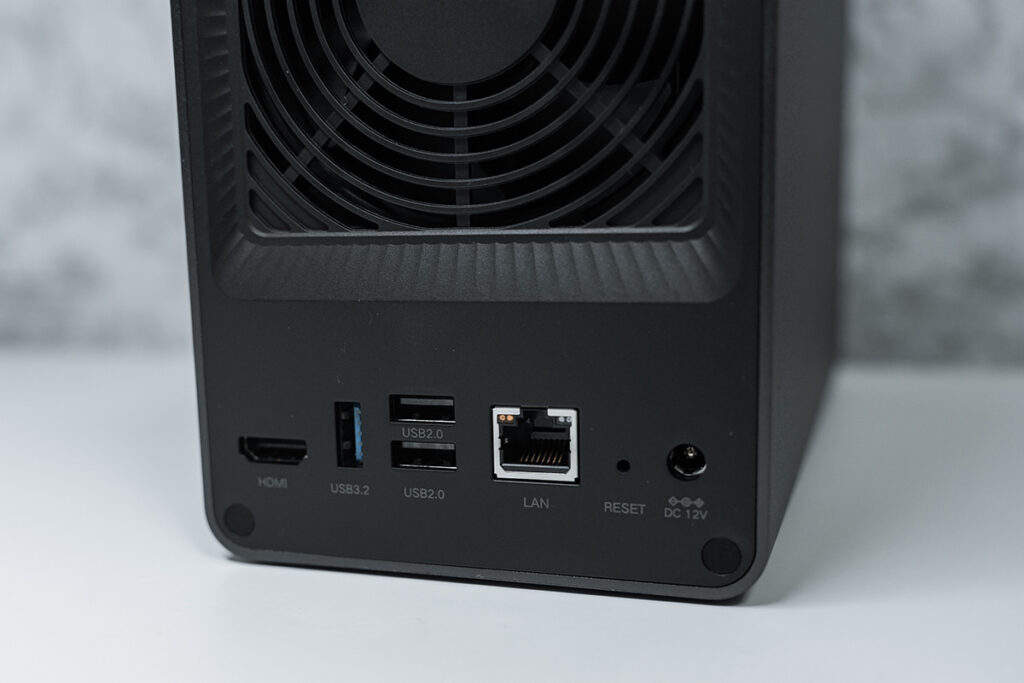 UGREEN NASync DXP2800 レビュー