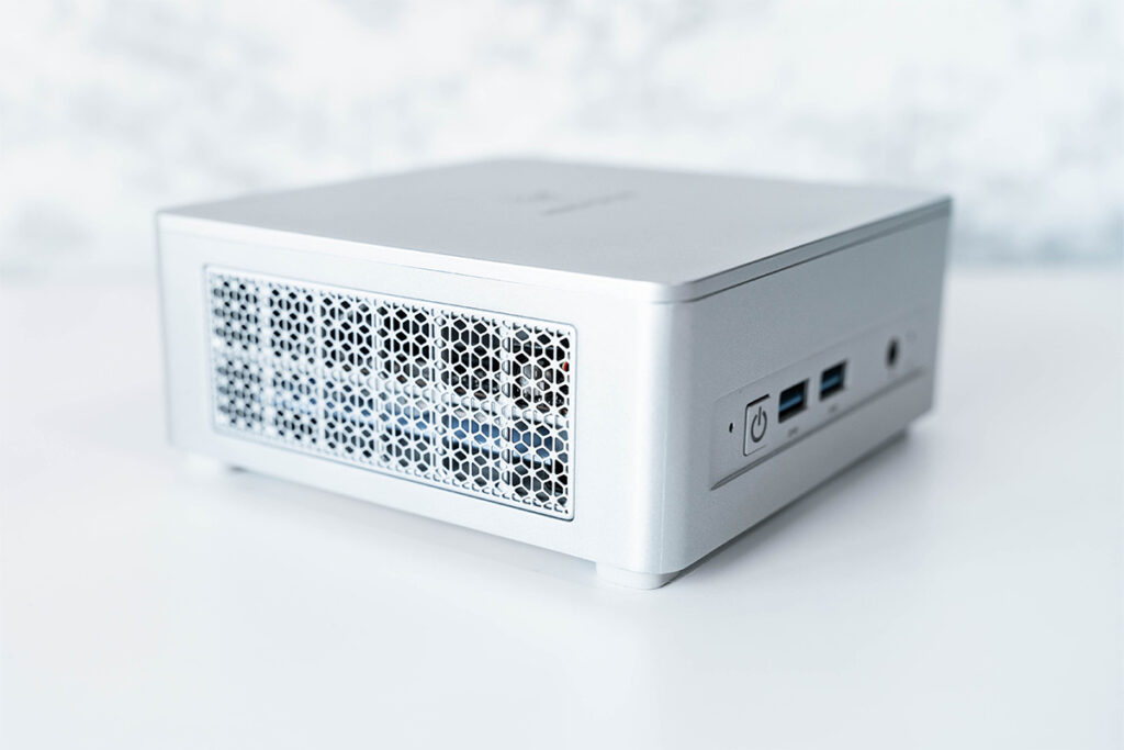 MINISFORUM UM750L Slim レビュー