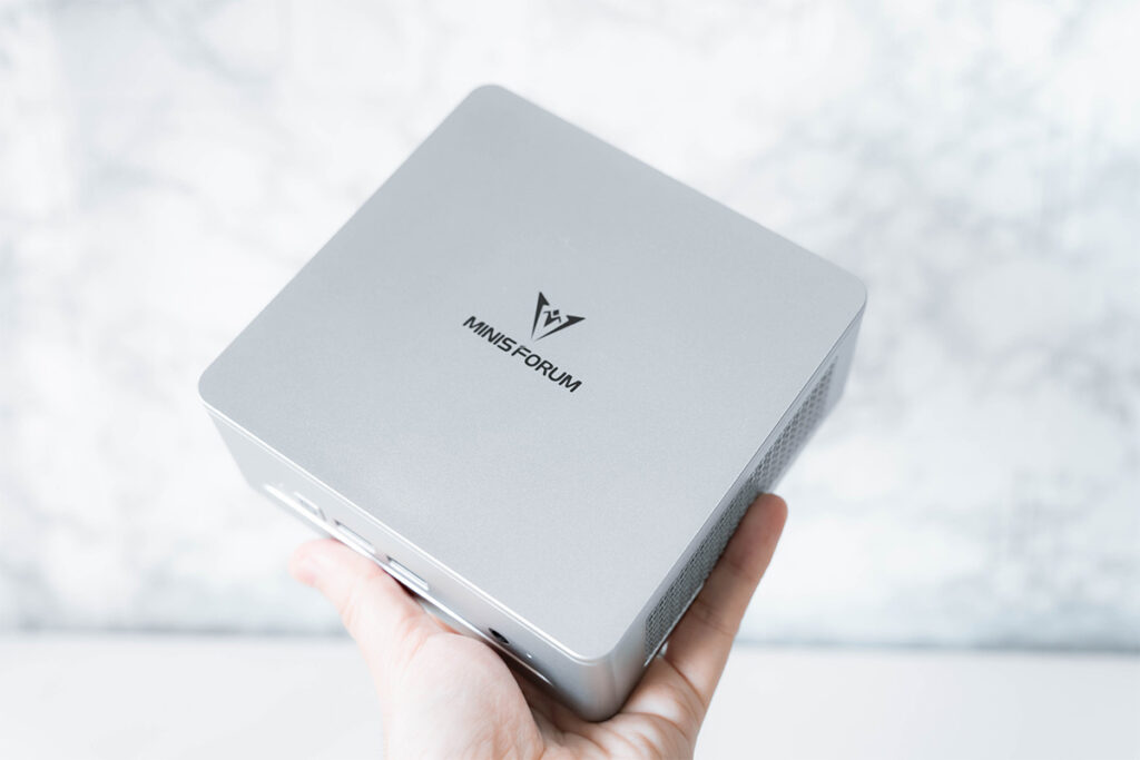 MINISFORUM UM750L Slim レビュー