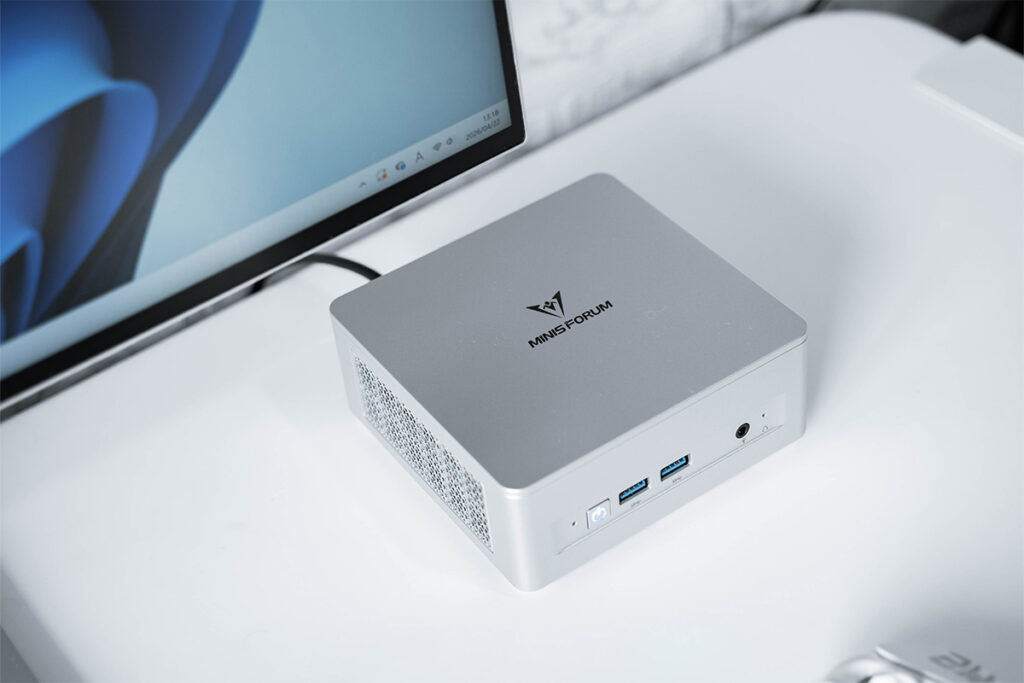 MINISFORUM UM750L Slim レビュー
