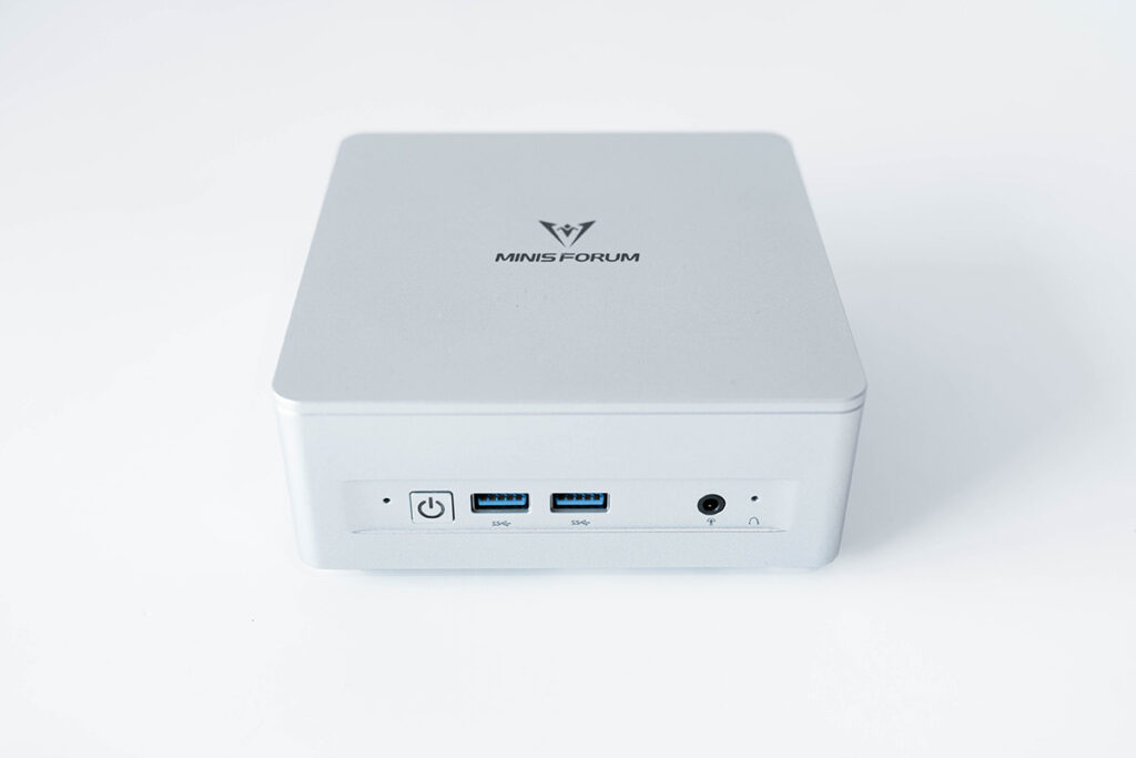 MINISFORUM UM750L Slim レビュー