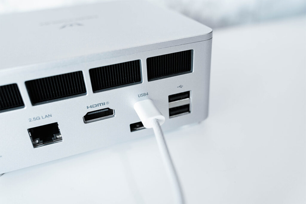 MINISFORUM UM750L Slim レビュー